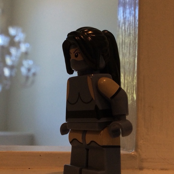 Custom Lego Mortal Kombat Kitana Minifigure - Picture 3 of 6
